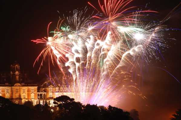 01 August 2008 - 22-57-32.jpg
Passing out parade at BRNC comes the day before the end of term ball which always culminates in...a firework display.
#BRNCFireworks #DartmouthFireworks